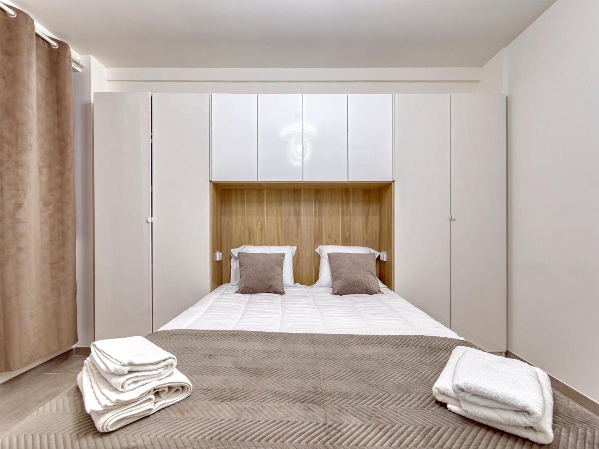 City Vibes, Indoor Parking, Breakfast & Air Conditioning Nisa Exterior foto