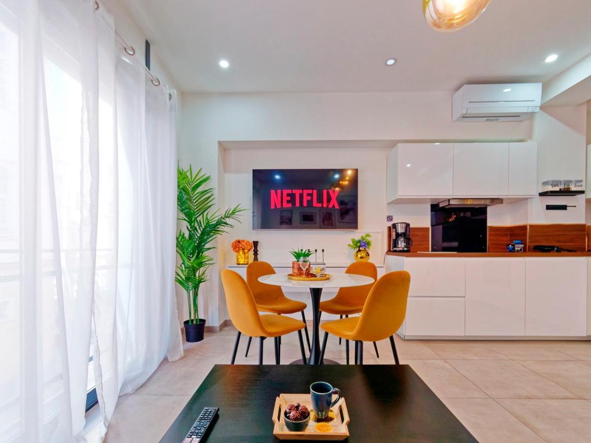 City Vibes, Indoor Parking, Breakfast & Air Conditioning Nisa Exterior foto