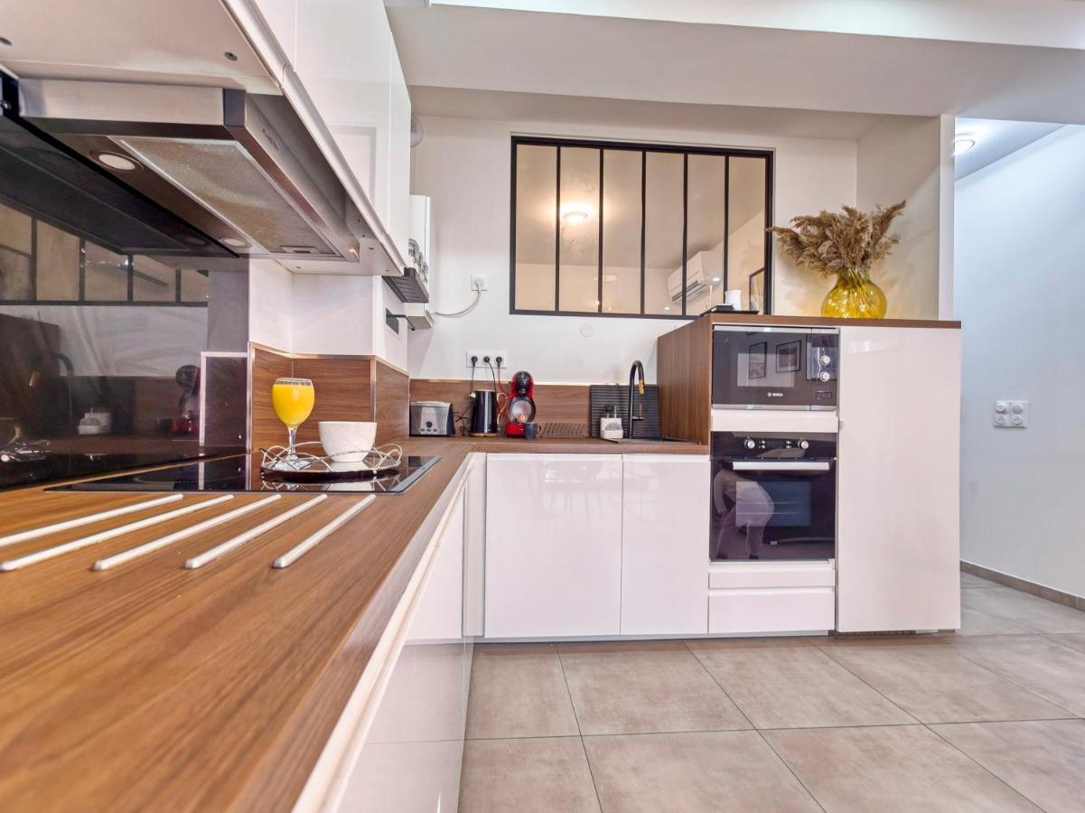 City Vibes, Indoor Parking, Breakfast & Air Conditioning Nisa Exterior foto